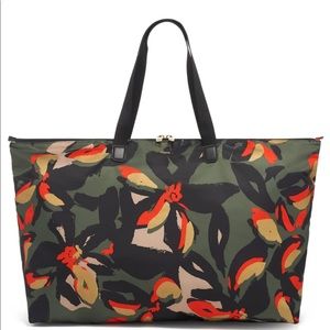 Tumi Just in Case Tote NWT Lily Abstract
